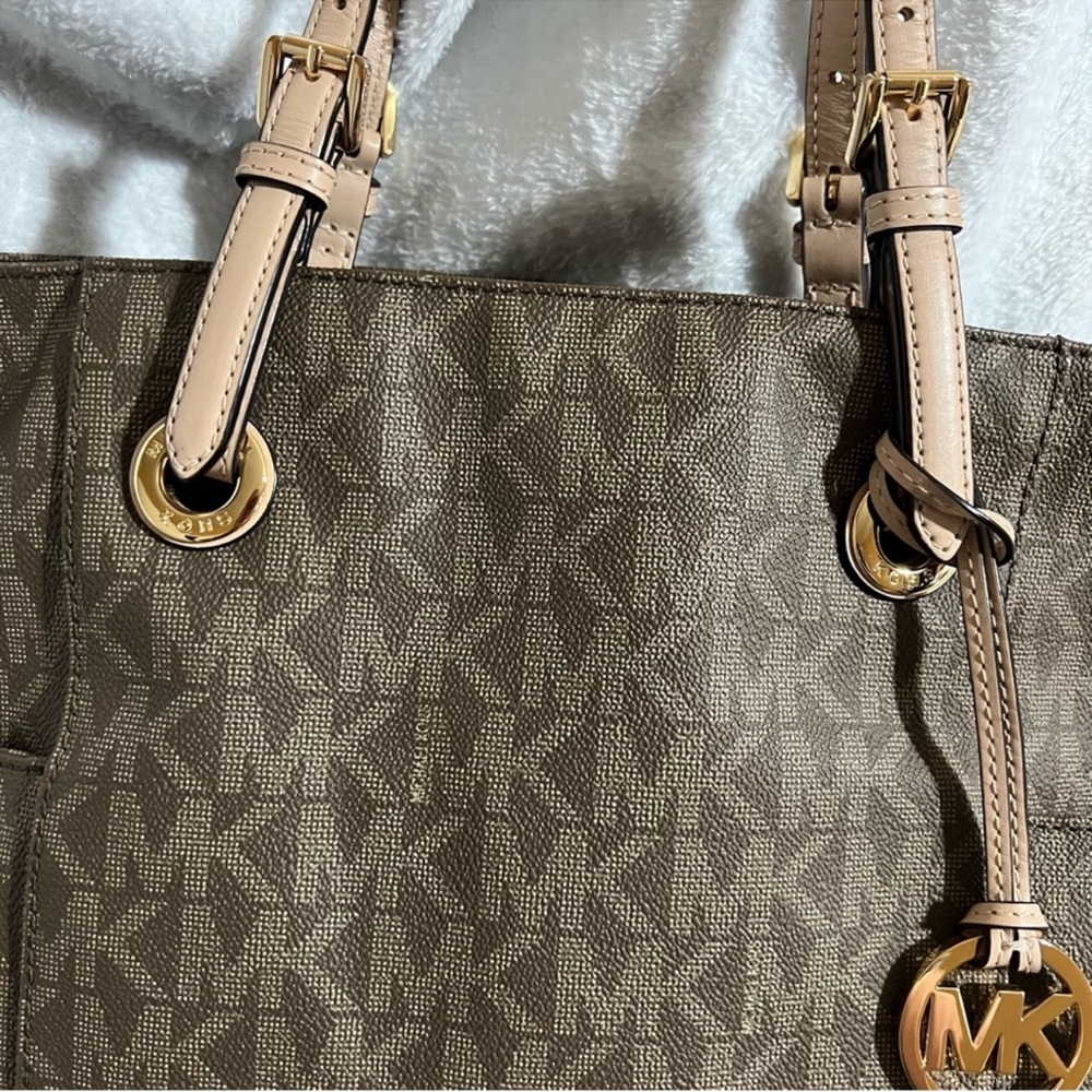 Michael Kors Jet Set Logo Tote Mocha - Picture 6 of 16
